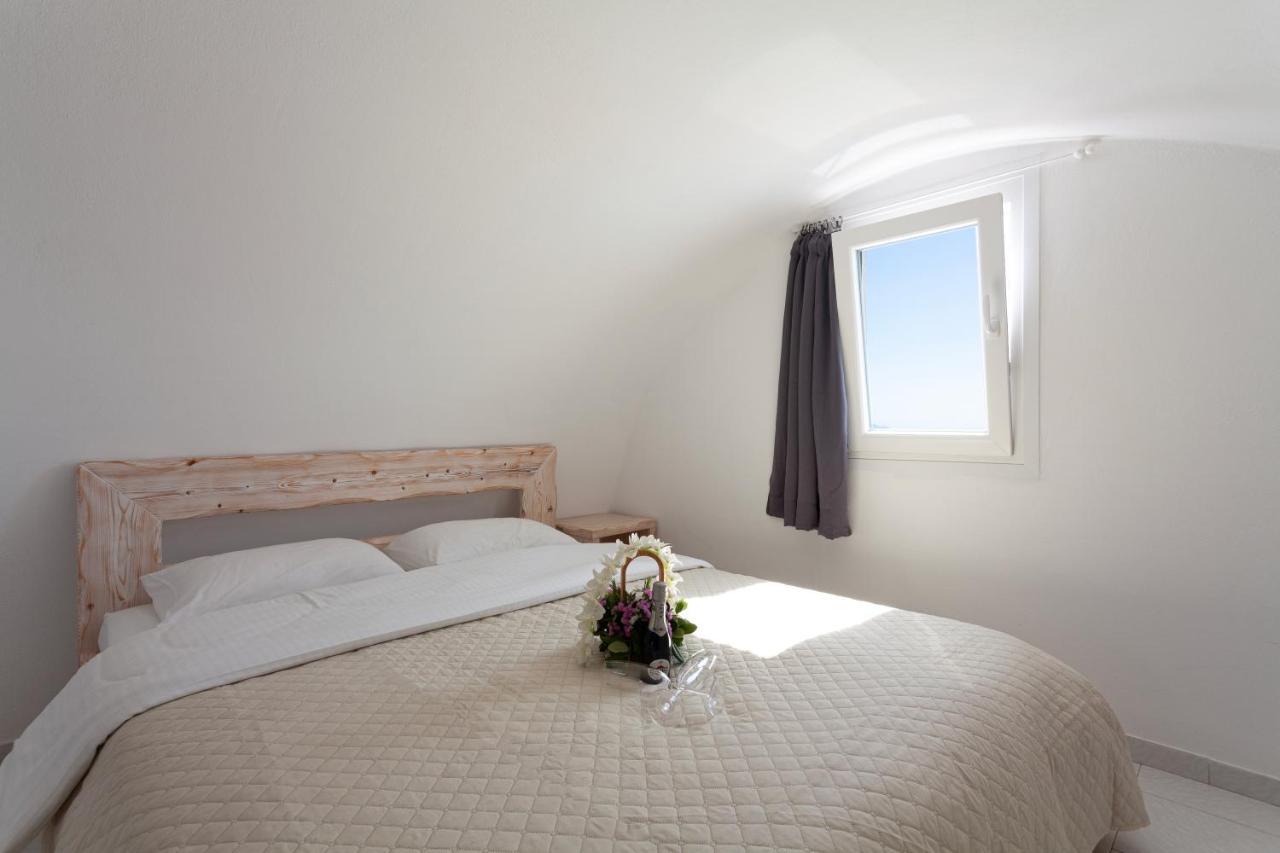 Caldera Butterfly Villas Messaria  Exterior photo